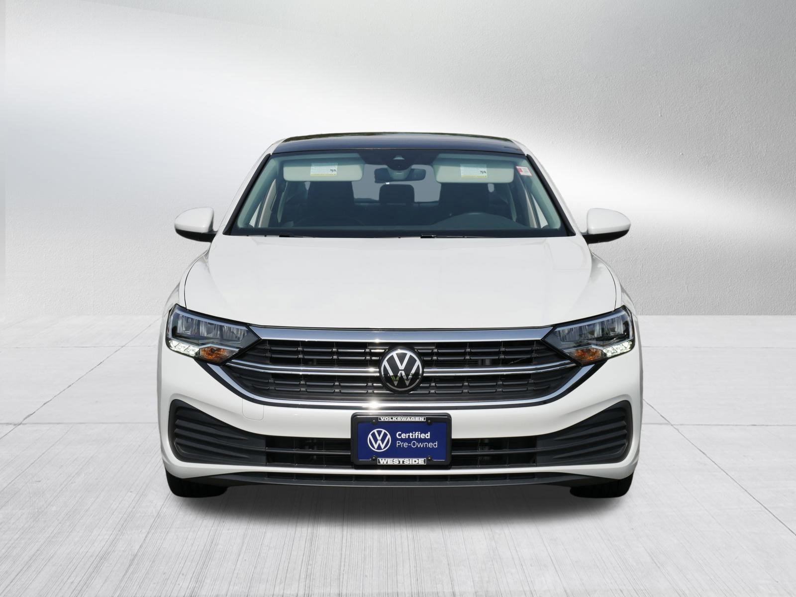 2024 Volkswagen Jetta SE photo 2