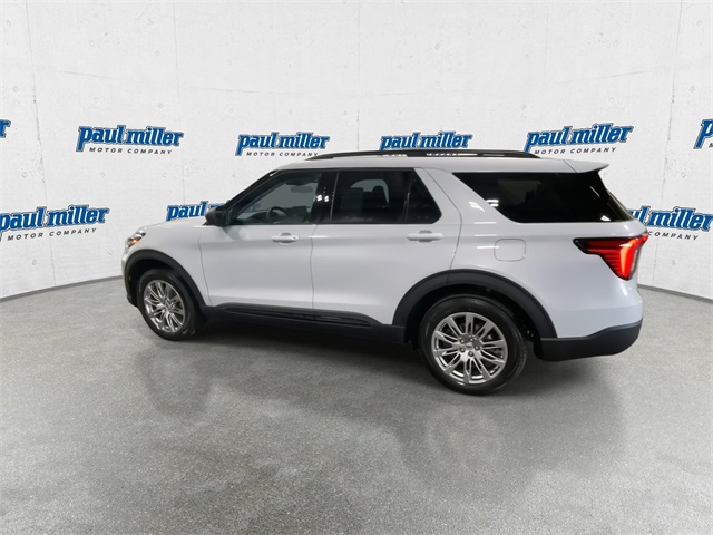 2026 Ford Explorer photo 4