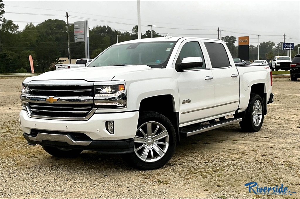 2018 Chevrolet Silverado 1500 High Country photo 3