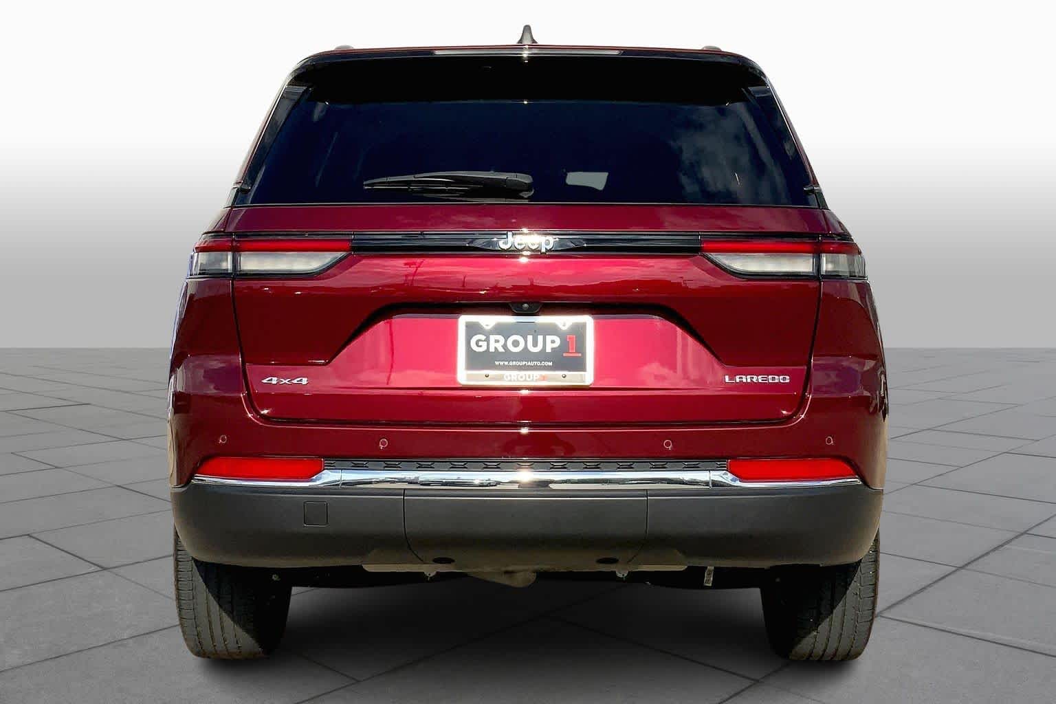 2023 Jeep Grand Cherokee Laredo photo 4