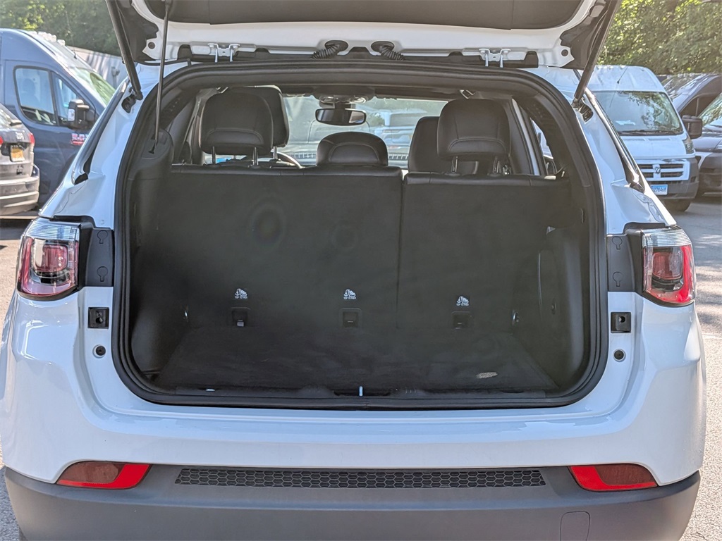 2022 Jeep Compass Altitude photo 2