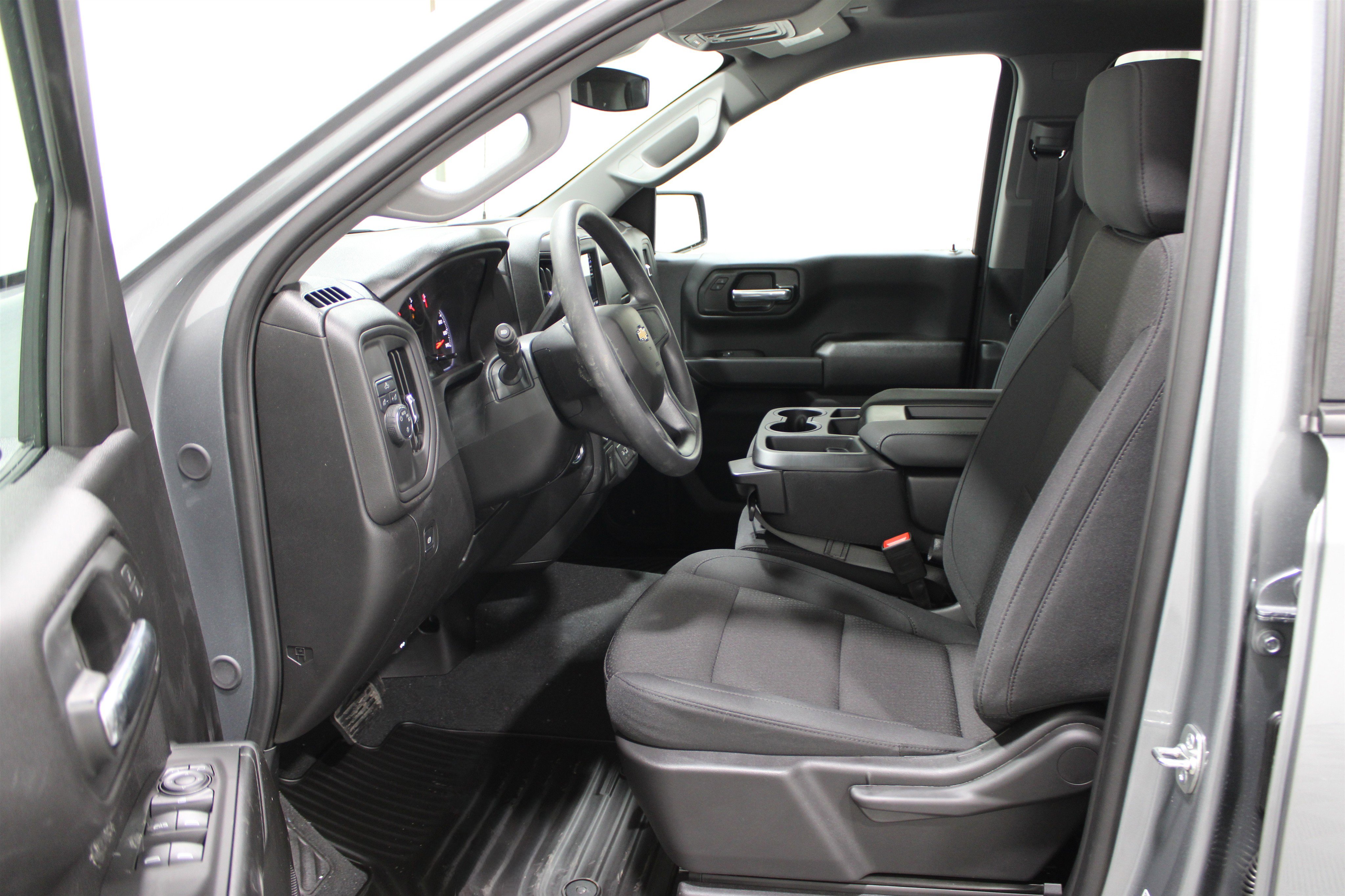 2025 Chevrolet Silverado 1500 Work Truck photo 3