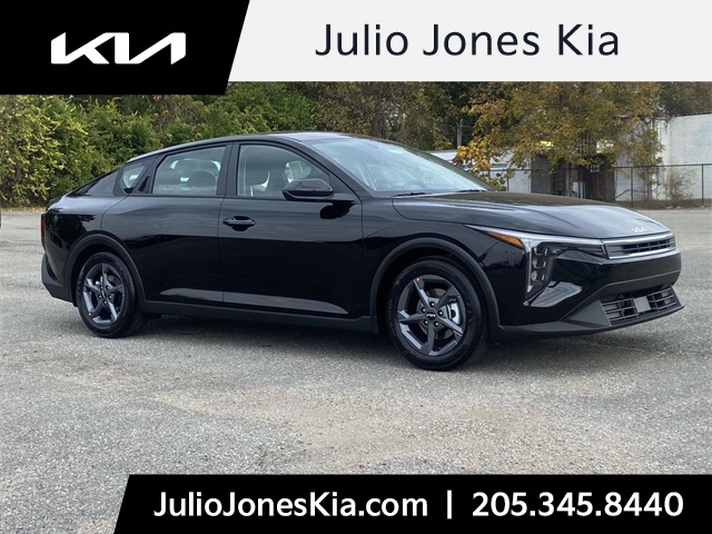 2025 Kia K4 LXS's photo