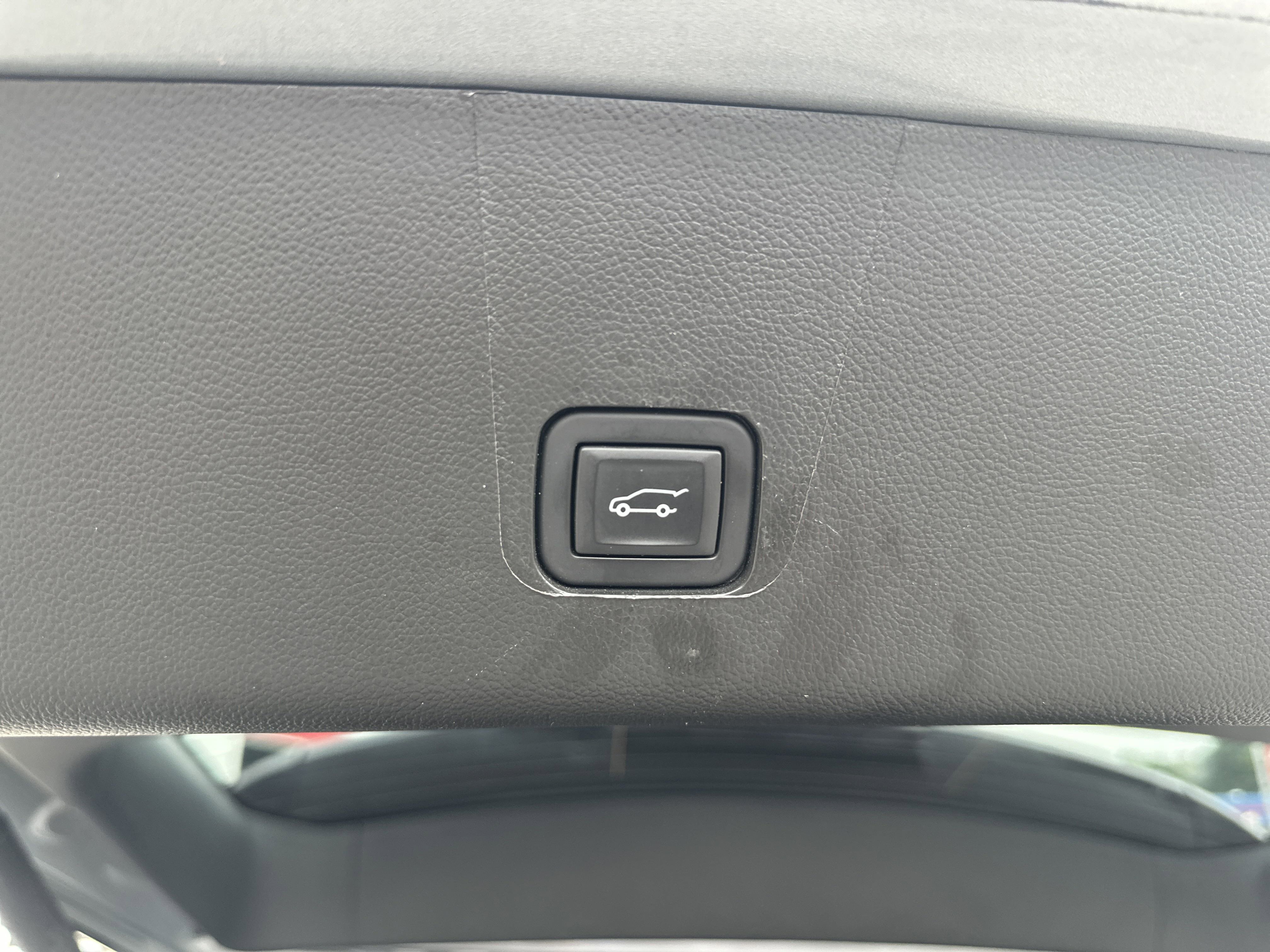 2023 Chevrolet Traverse Cloth photo 8