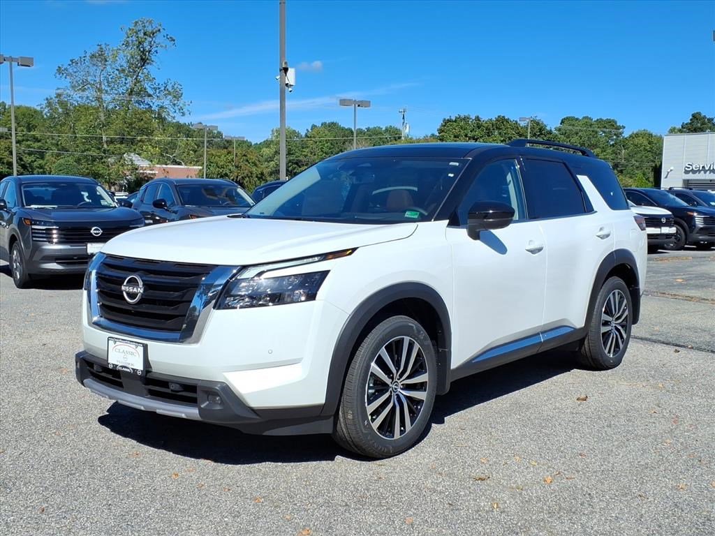 2025 Nissan Pathfinder Platinum photo 3