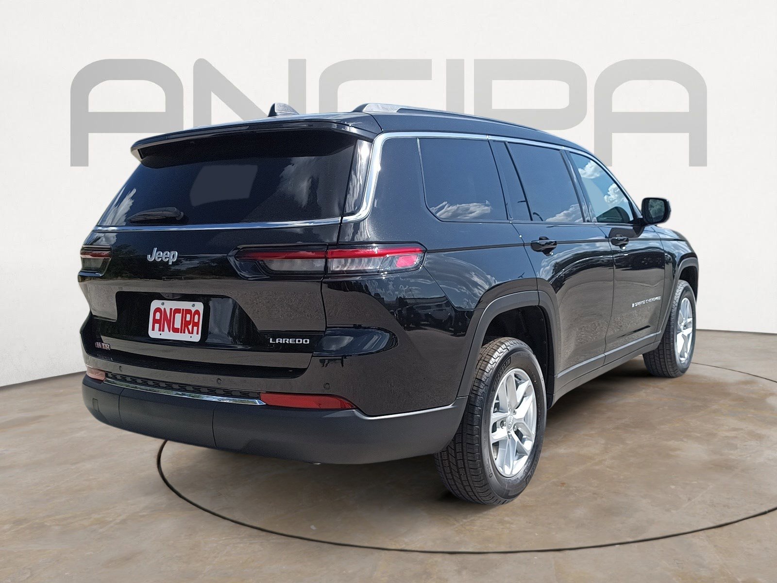 2025 Jeep Grand Cherokee Laredo photo 9