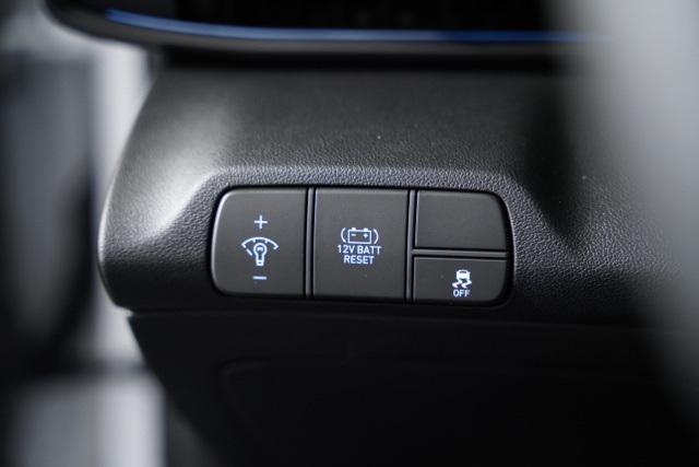 2025 Hyundai Elantra Hybrid SEL Sport photo 4