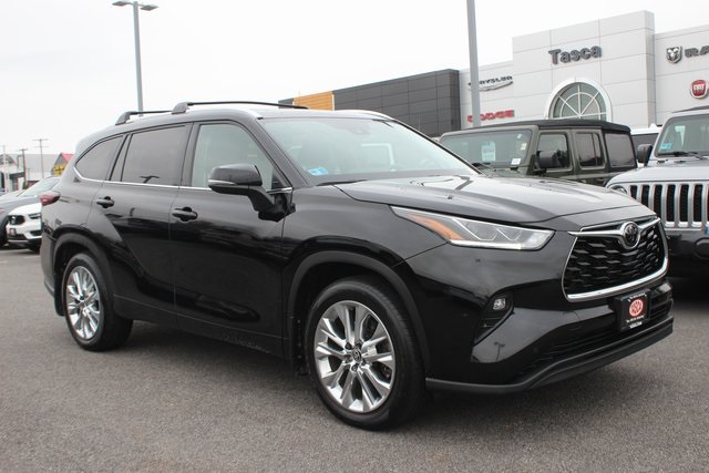 2024 Toyota Highlander Limited's photo