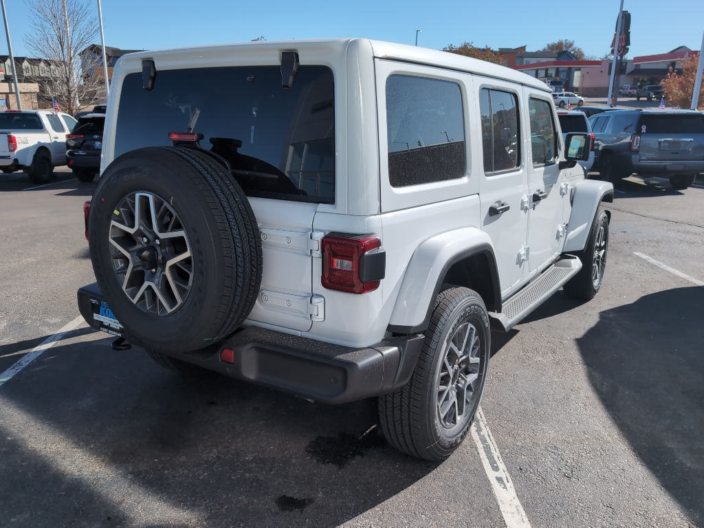 2026 Jeep Wrangler Sahara photo 3