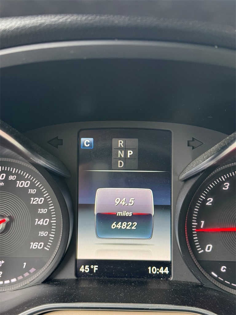 2019 Mercedes Benz GLC 300 4MATIC photo 4