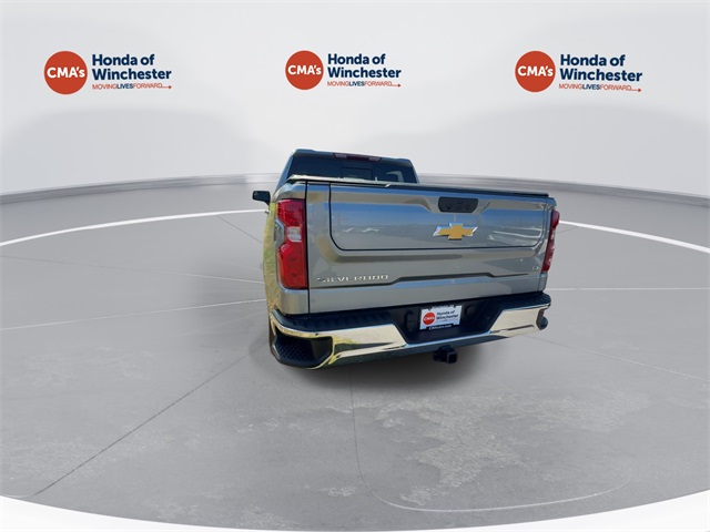 2025 Chevrolet Silverado 1500 LT photo 4