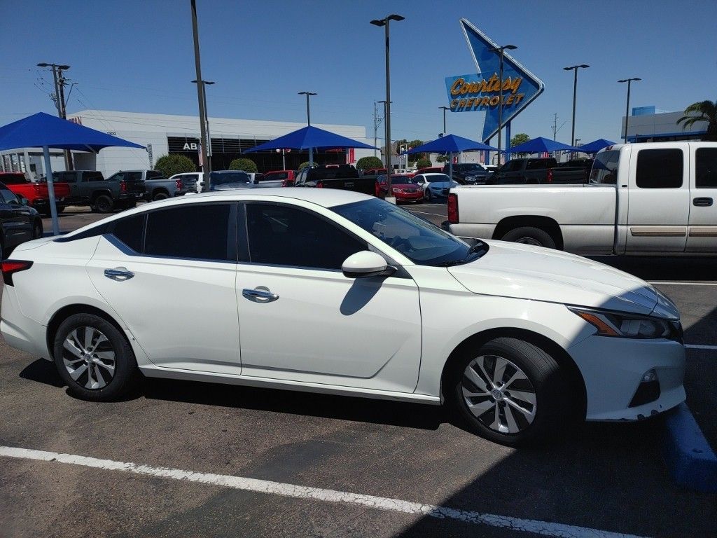 2020 Nissan Altima 2.5 S photo 2