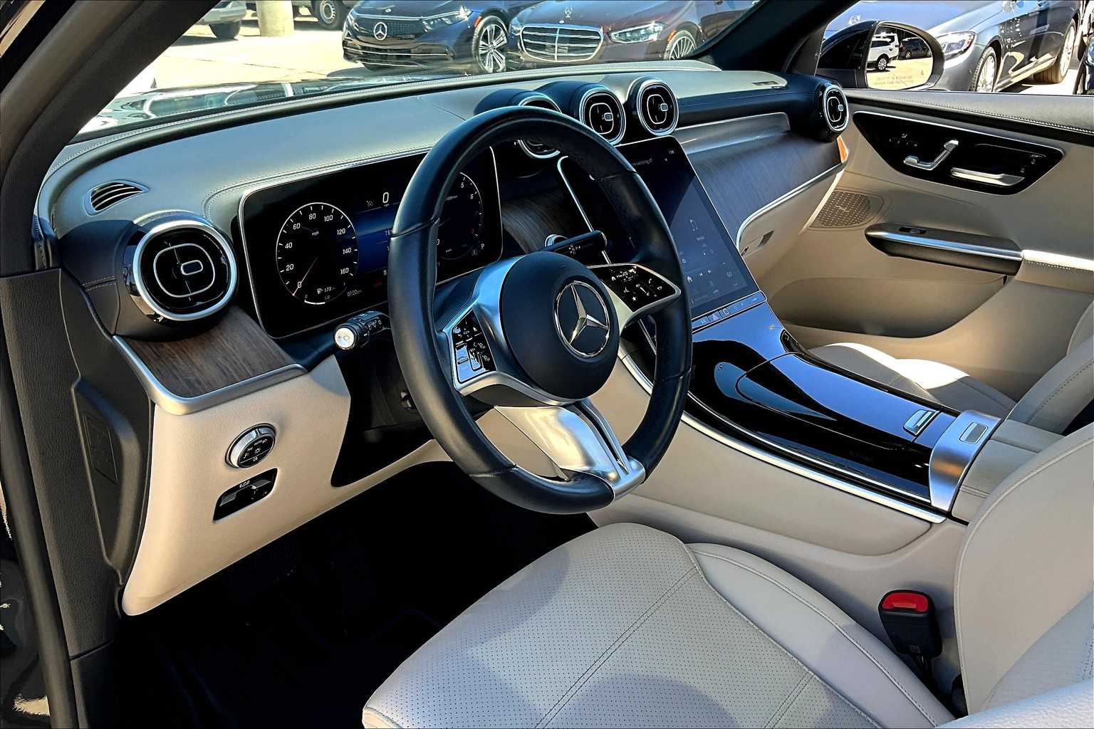 2024 Mercedes Benz GLC 300 4MATIC photo 16