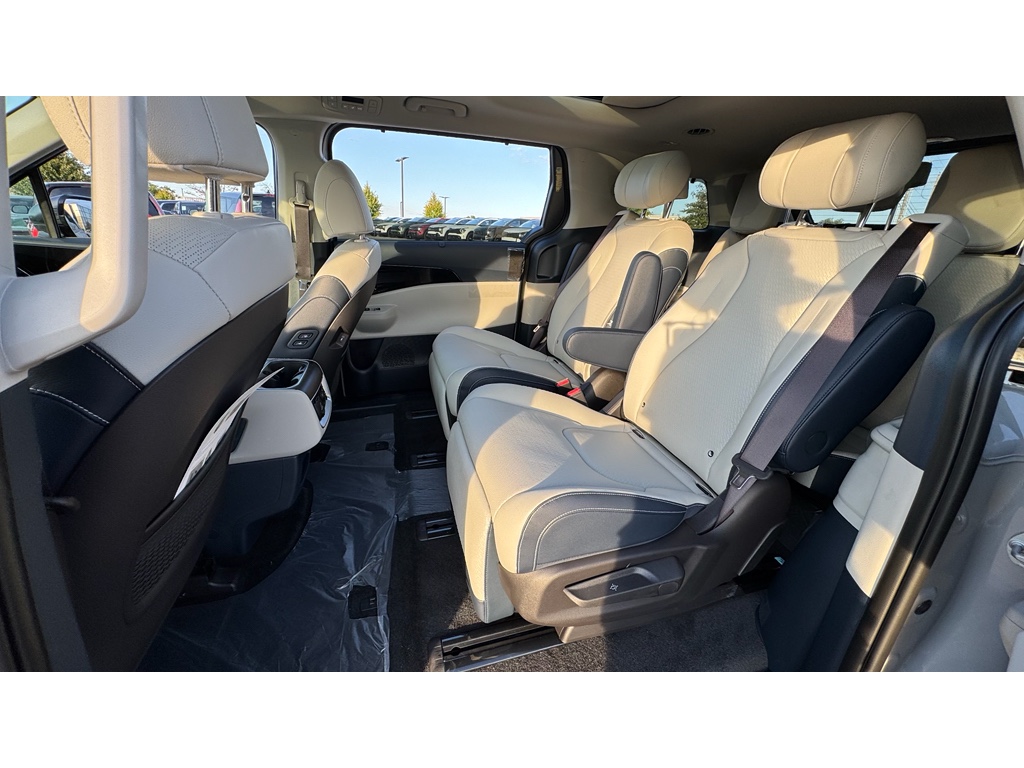2026 Kia Carnival SX Prestige photo 21