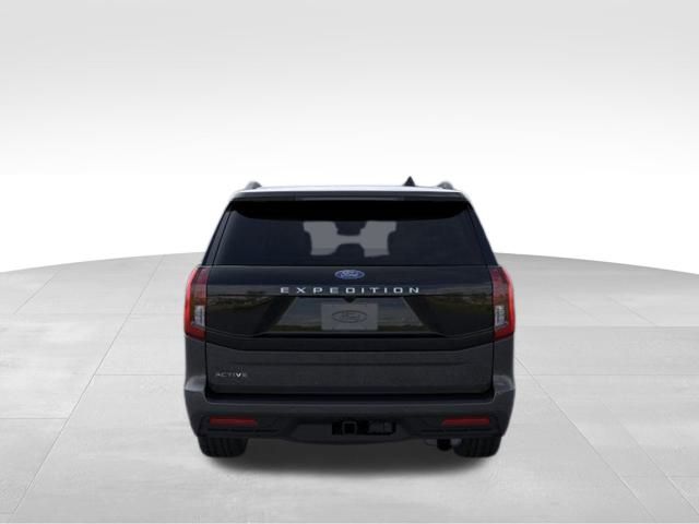 2025 Ford Expedition photo 2