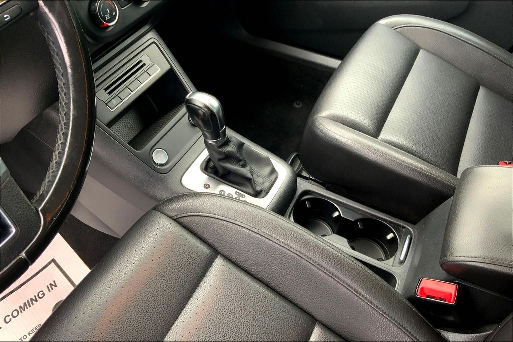 2014 Volkswagen Tiguan SE photo 17