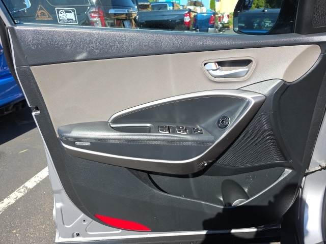 2017 Hyundai Santa Fe SE photo 6