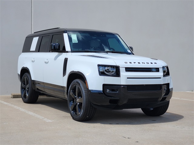 2025 Land Rover Defender 130 V8 photo 2