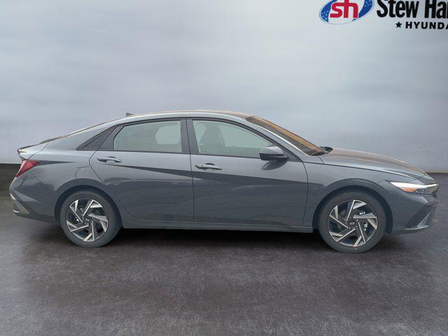 2025 Hyundai Elantra SEL Sport photo 5