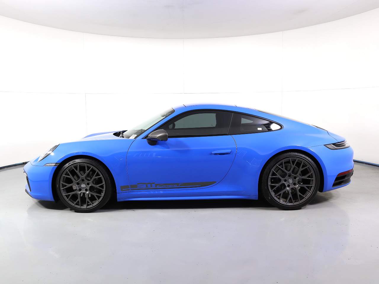 2024 Porsche 911 T photo 2
