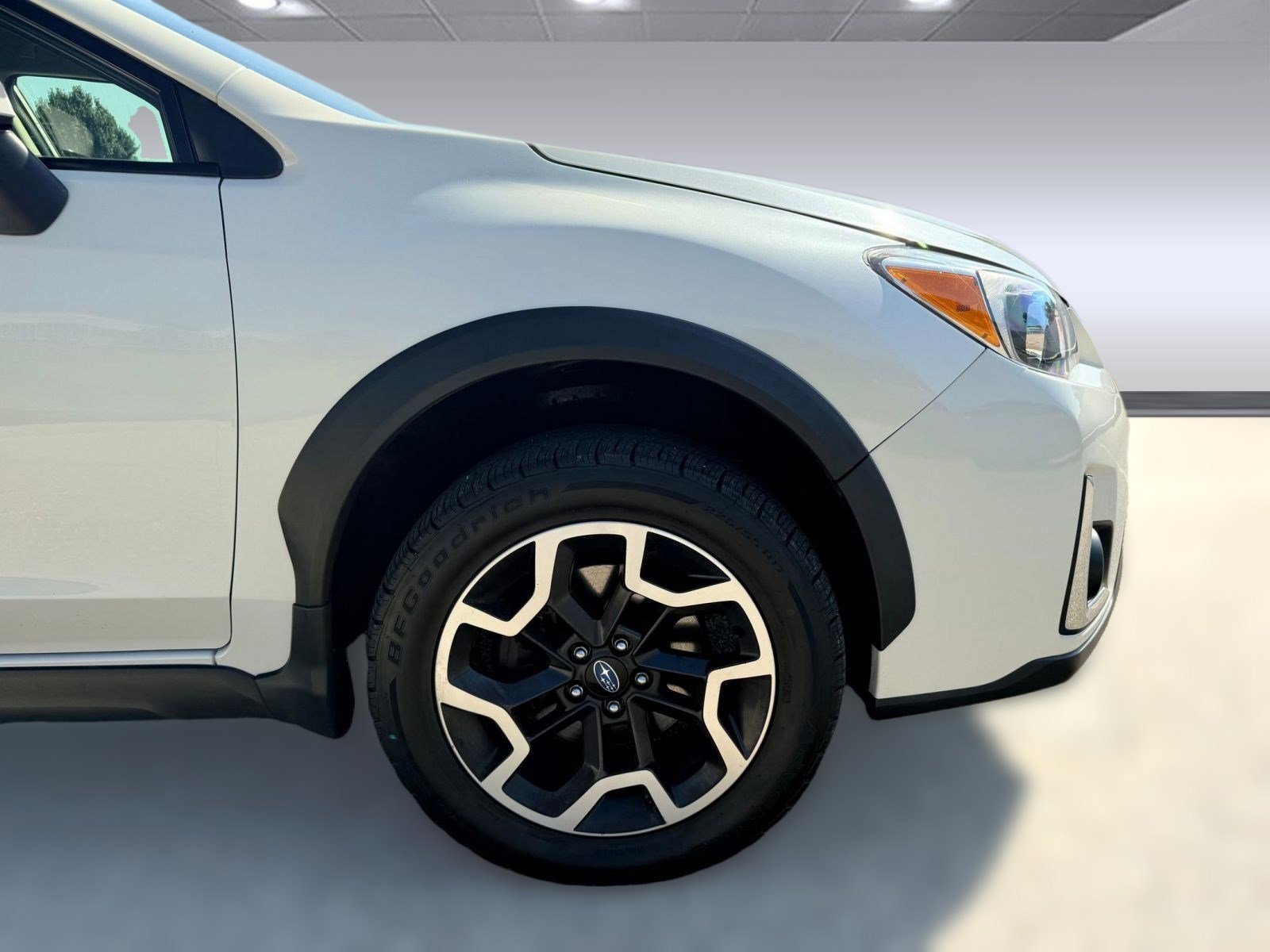 2017 Subaru Crosstrek 2.0i Premium photo 9