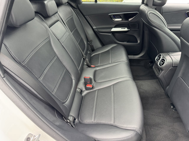 2026 Mercedes Benz GLC 300 photo 4