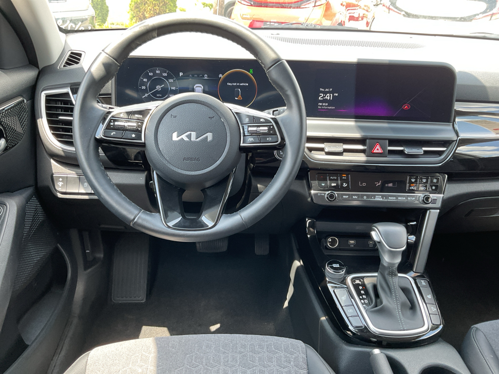 2024 Kia Seltos S photo 15