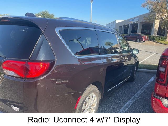 2019 Chrysler Pacifica Touring L photo 2