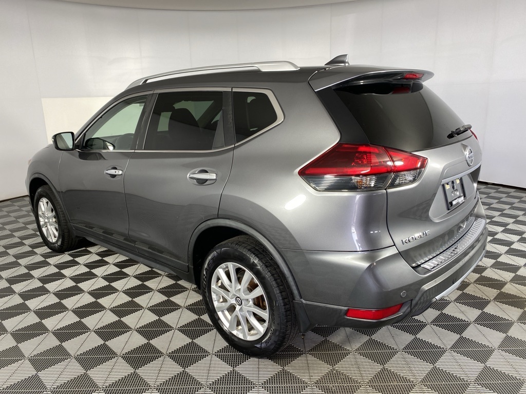 2020 Nissan Rogue SV photo 17