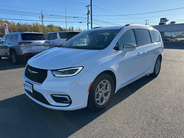 2022 Chrysler Pacifica Limited photo 3