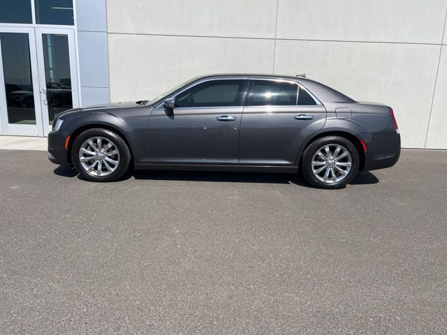 2019 Chrysler 300 Limited photo 4