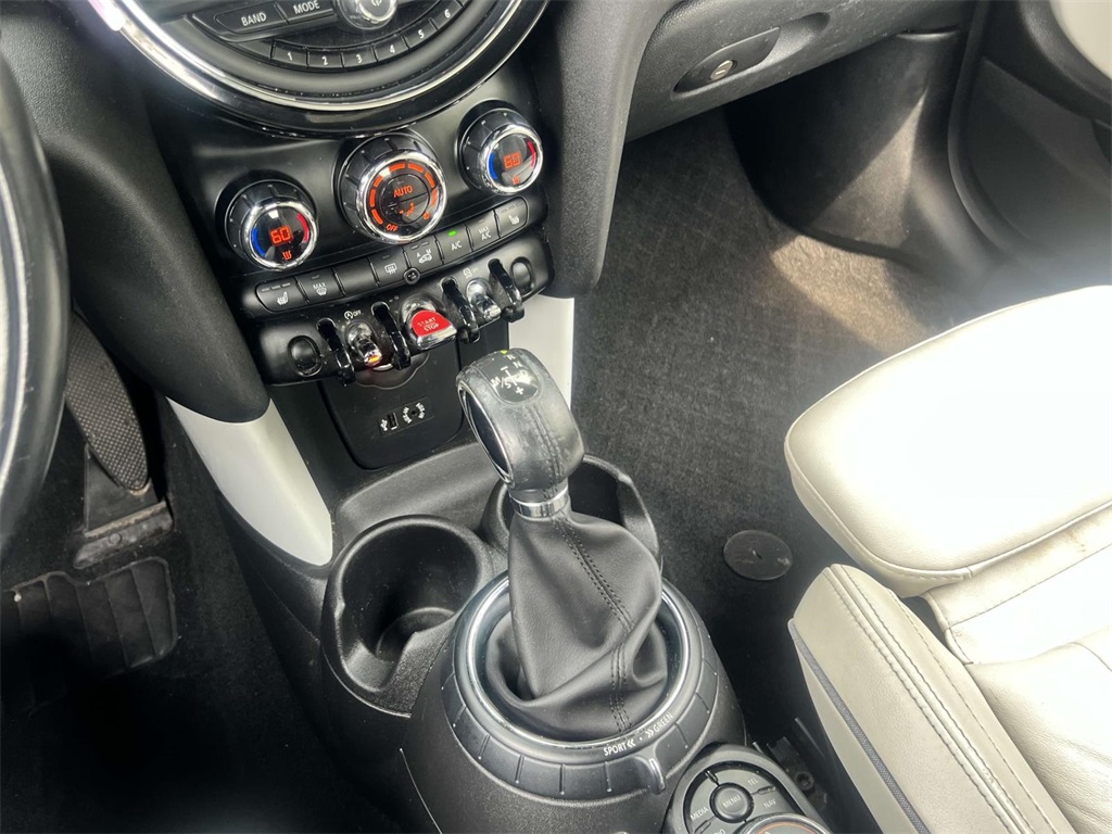 2017 Mini Cooper Convertible S photo 25