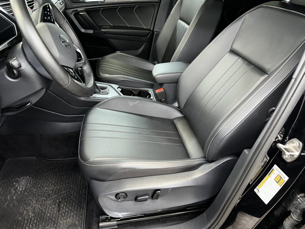 2024 Volkswagen Tiguan SE R-Line Black photo 2