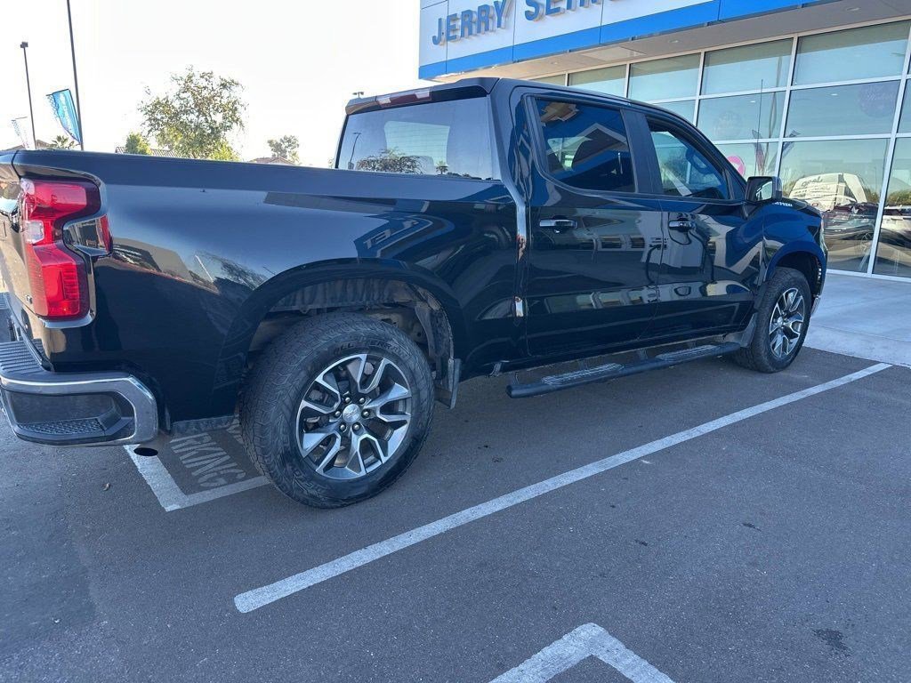 2022 Chevrolet Silverado 1500 LT photo 4