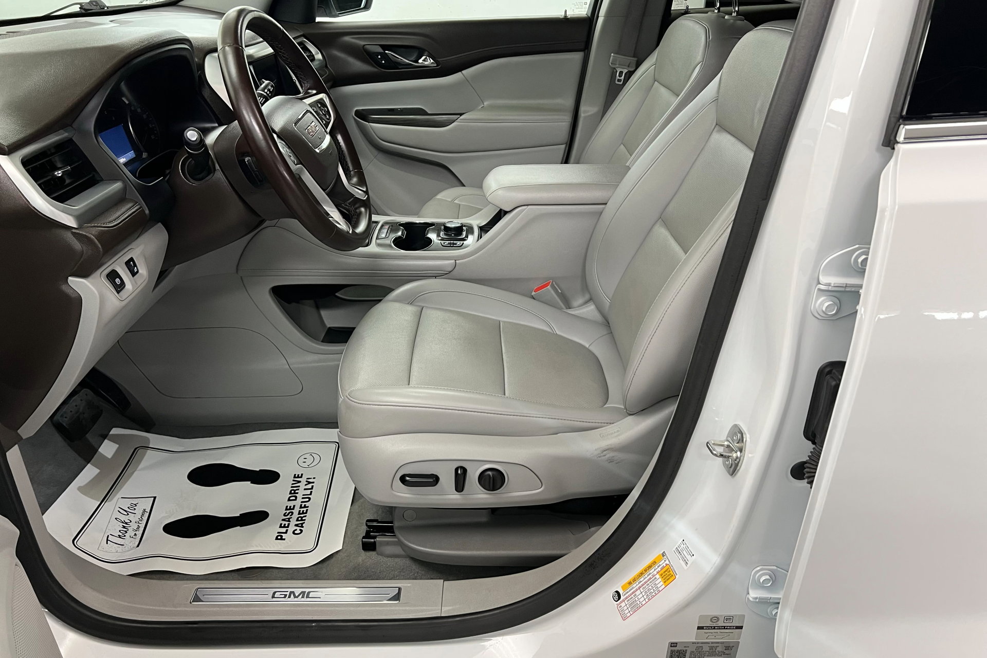 2023 Gmc Acadia SLT photo 9