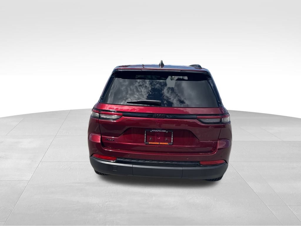 2025 Jeep Grand Cherokee Altitude photo 4