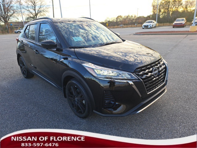2024 Nissan Kicks SR's photo