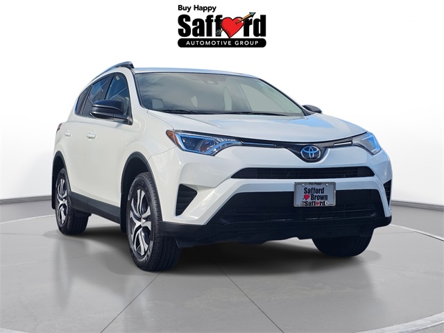2018 Toyota RAV4 LE's photo