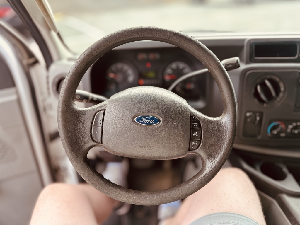 2012 Ford E-350 photo 15