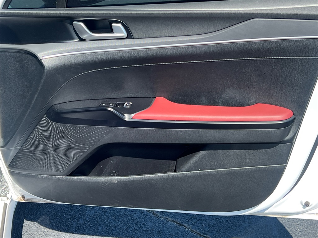 2023 Kia K5 GT-Line photo 13