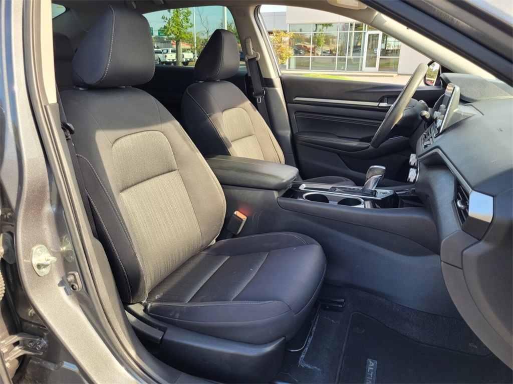 2021 Nissan Altima 2.5 SV photo 12