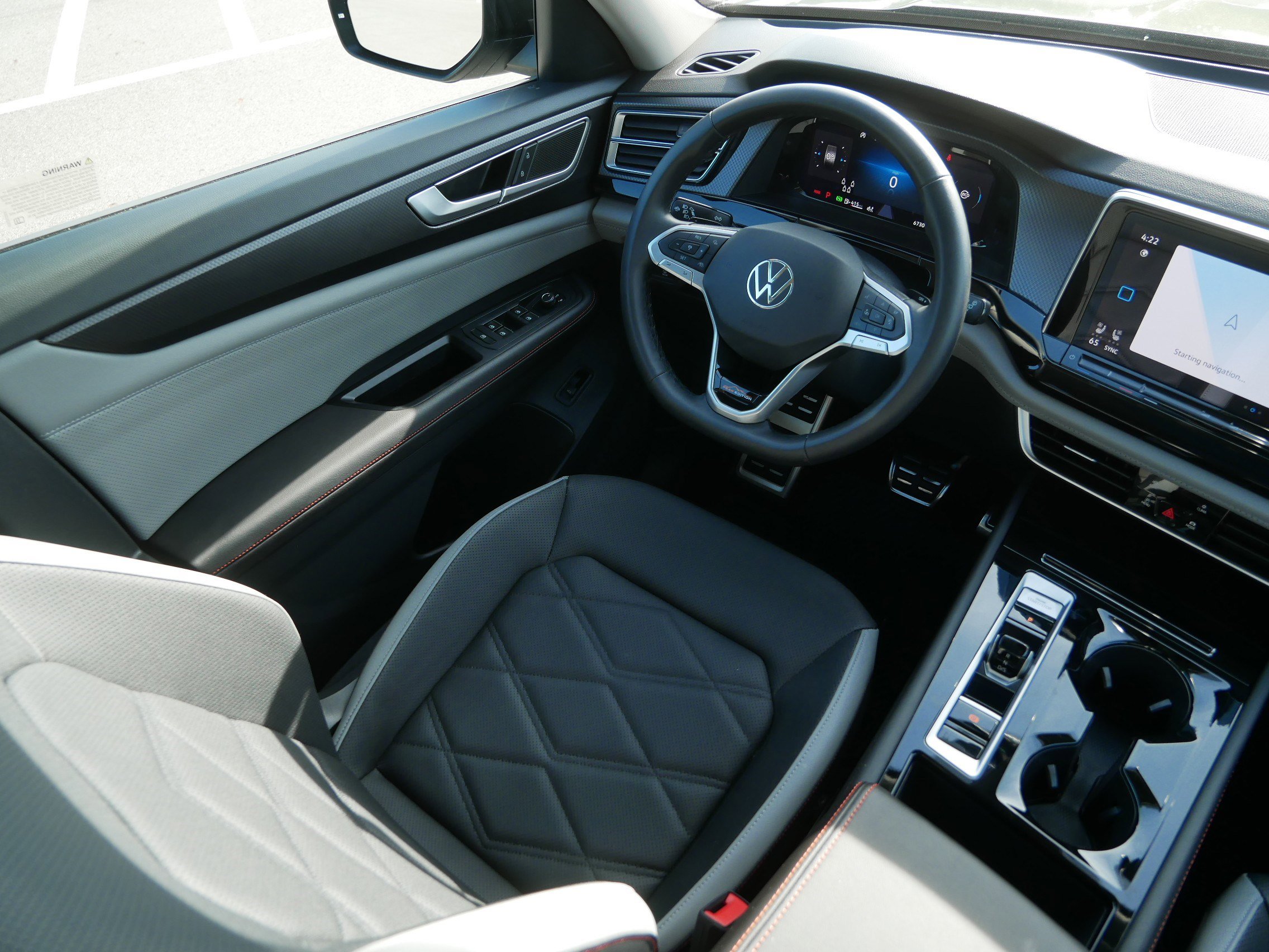 2025 Volkswagen Atlas Peak Edition photo 7