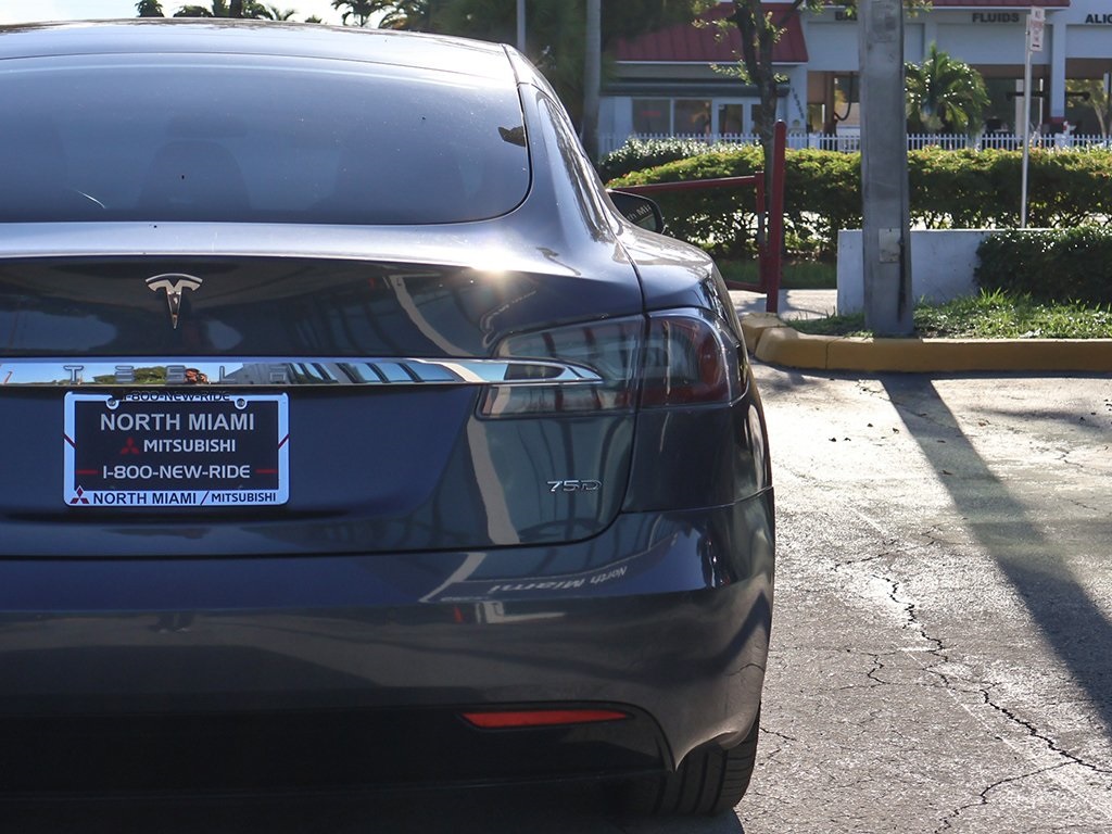 2018 Tesla Model S 75D photo 16