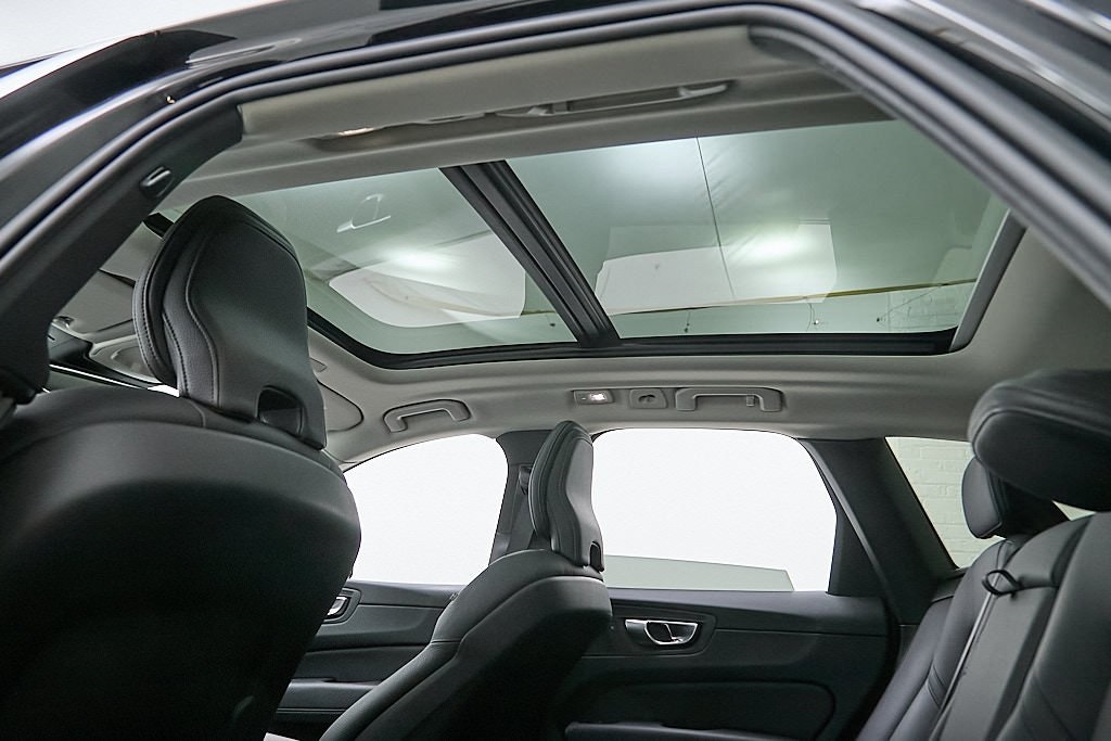 2024 VOLVO XC60 - Image 20