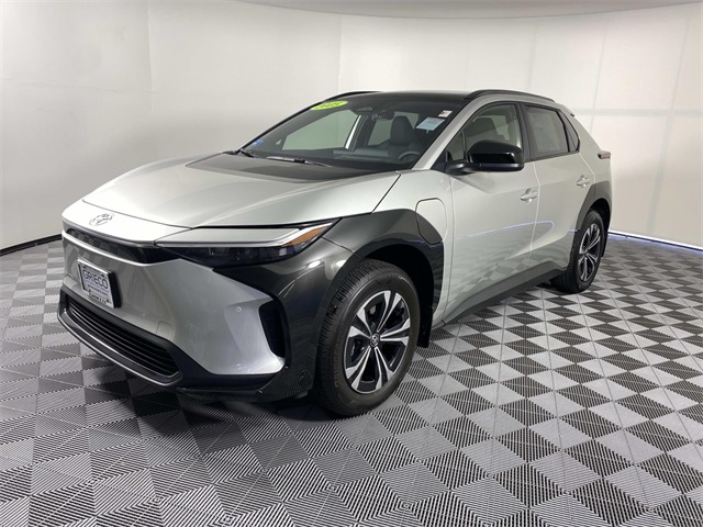 2025 Toyota bZ4X XLE photo 3