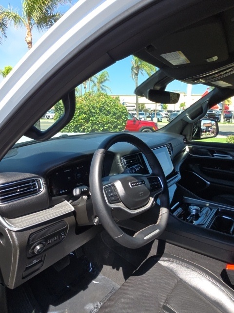 2023 Jeep Wagoneer L Series II photo 15