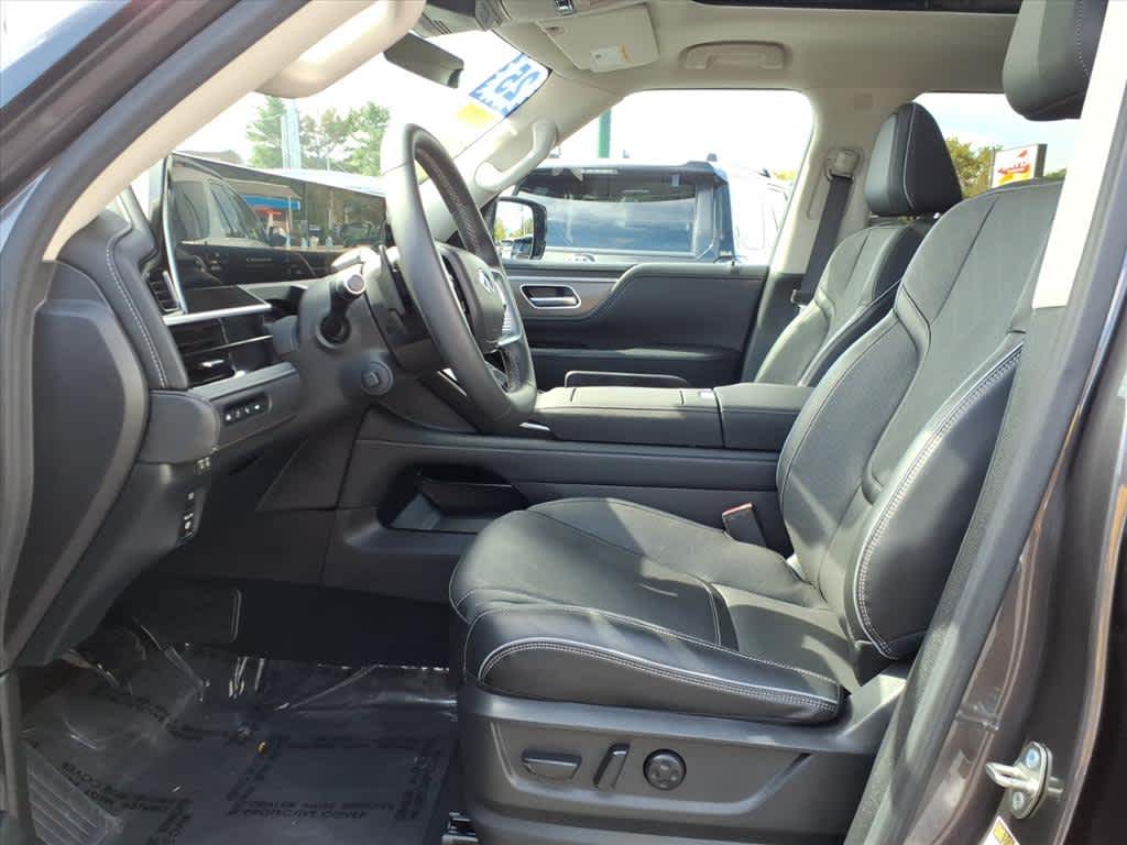 2025 Infiniti QX80 Luxe photo 9