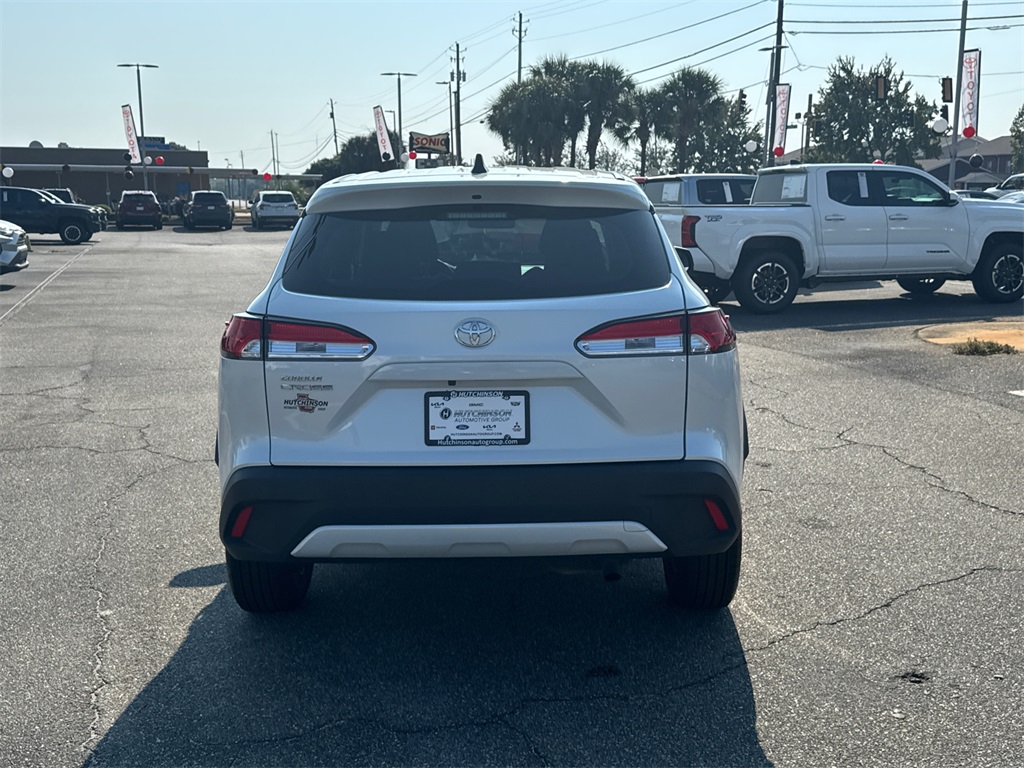 2024 Toyota Corolla Cross L photo 4