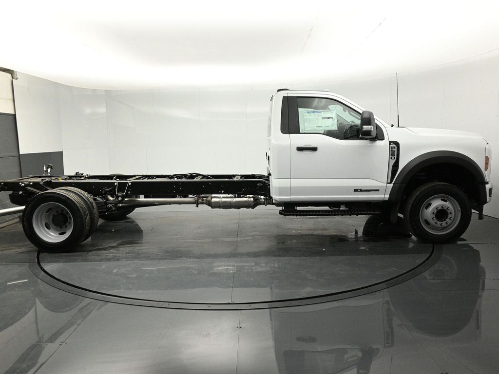 2025 Ford F-550 Chassis XL