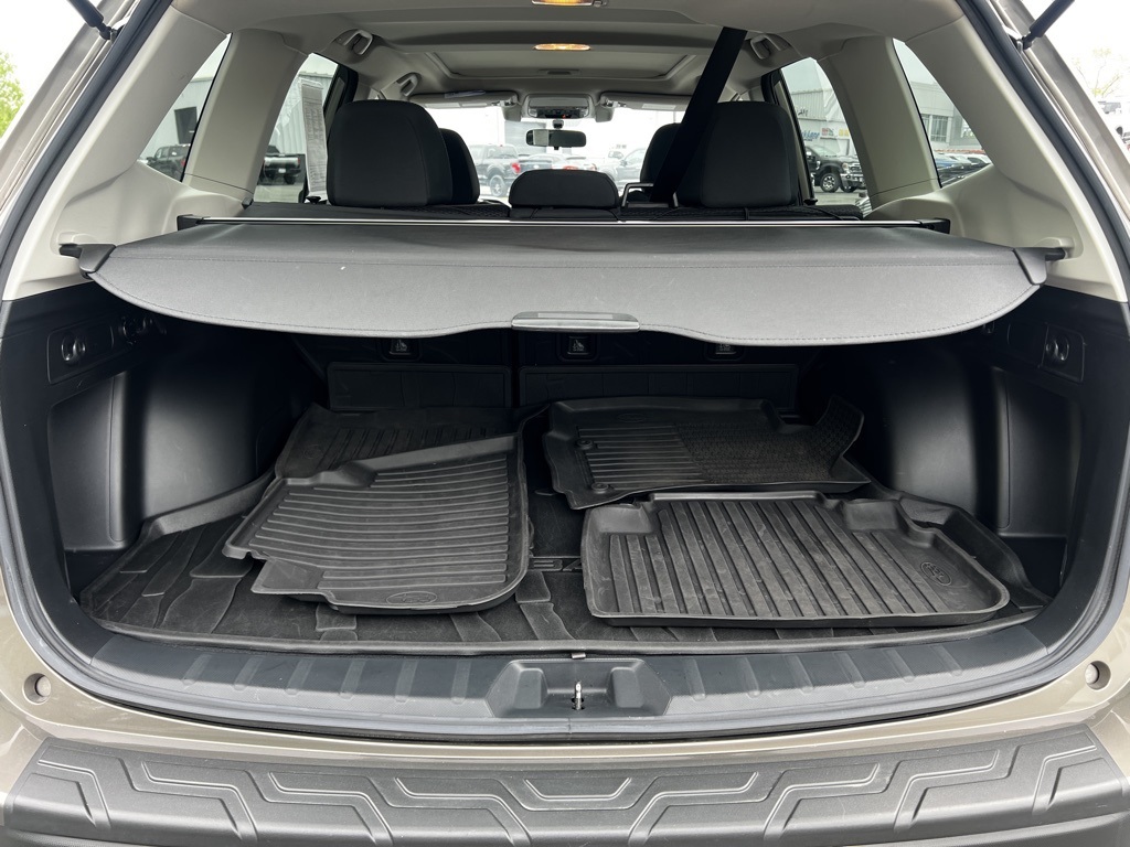 2020 Subaru Forester Premium photo 21